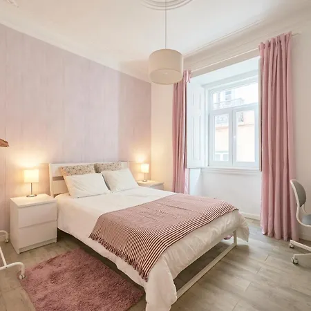 Spacious 3 Bedroom Downtown * Lissabon