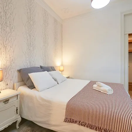 Appartement Spacious 3 Bedroom Downtown *
